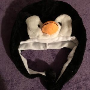 Penquin Kid's Toboggan 100% polyester, brand new!